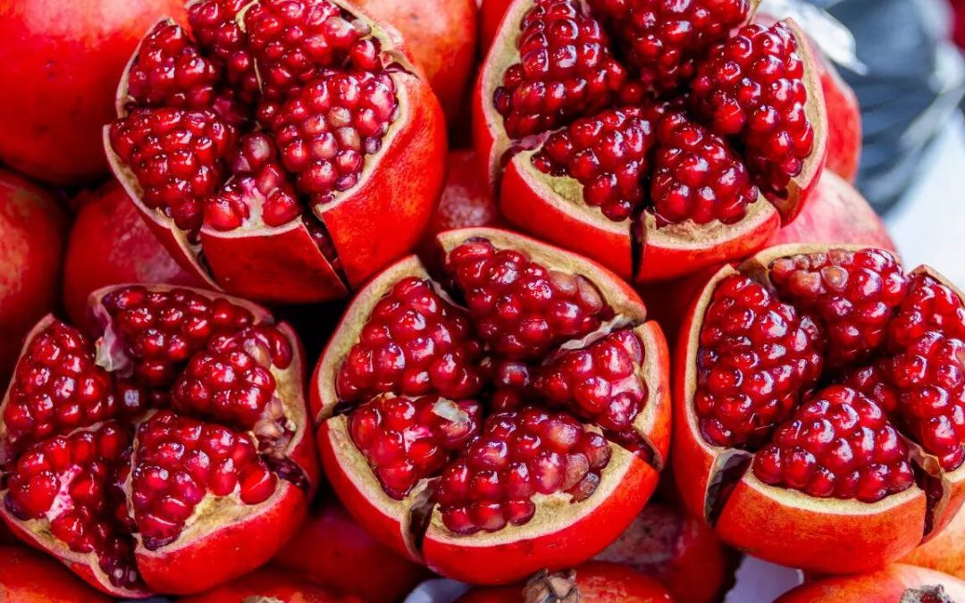 5 benefits of consuming one anaar (pomegranate) daily