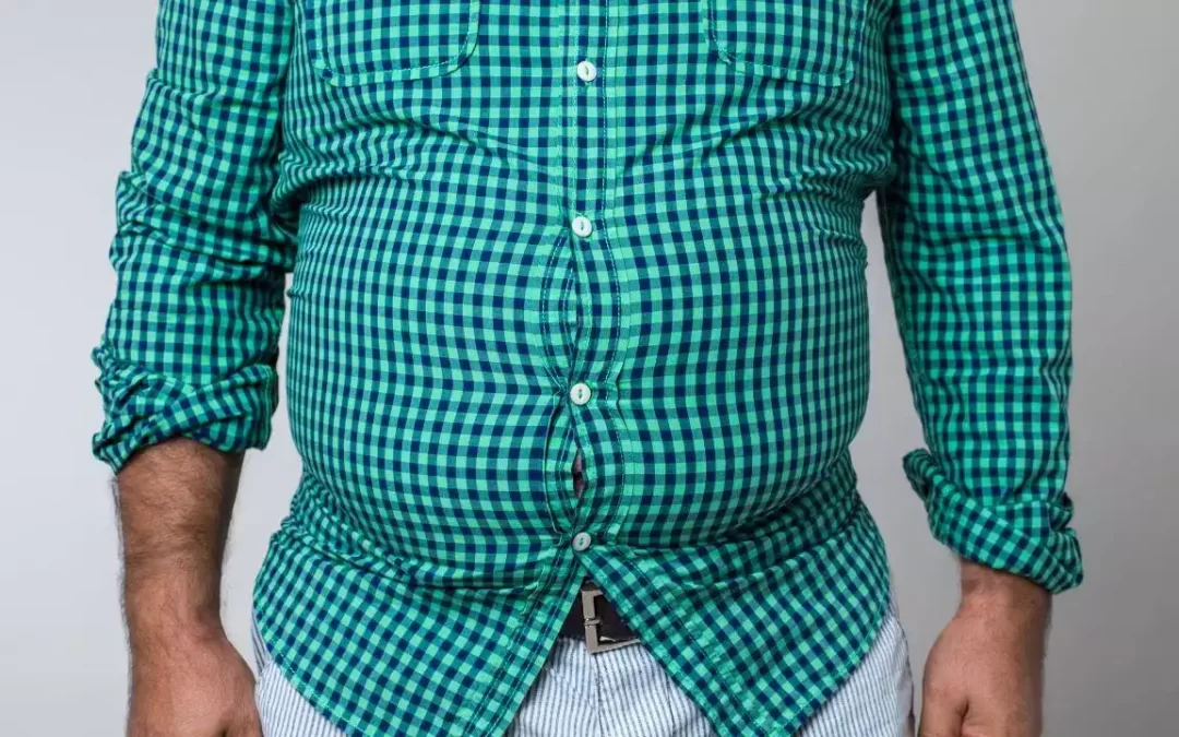 Dangerous effects of wearing tight clothes on your skin, blood circulation, and digestion